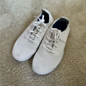Allbirds white athletic running shoes women’s size us 7